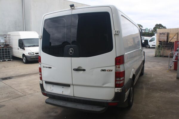 MERCEDES BENZ SPRINTER NCV3 10/2006-04/2018 REAR BUMPER BAR END LEFT - Image 44