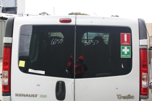 RENAULT TRAFIC 04/2004-12/2014 RIGHT BARN DOOR UPPER HINGE - Image 7