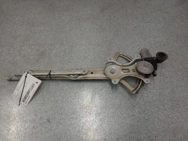 TOYOTA HILUX 03/2005-08/2015 LEFT FRONT WINDOW REGULATOR/MOTOR POWER - Image 2