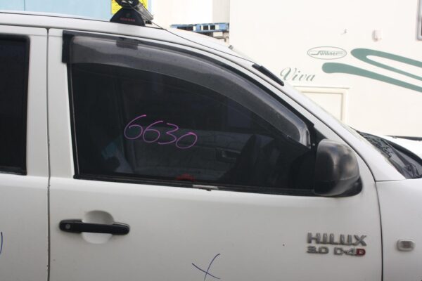 TOYOTA HILUX 03/2005-08/2015 RIGHT TRIM PANEL CUP HOLDER IN DASH - Image 20