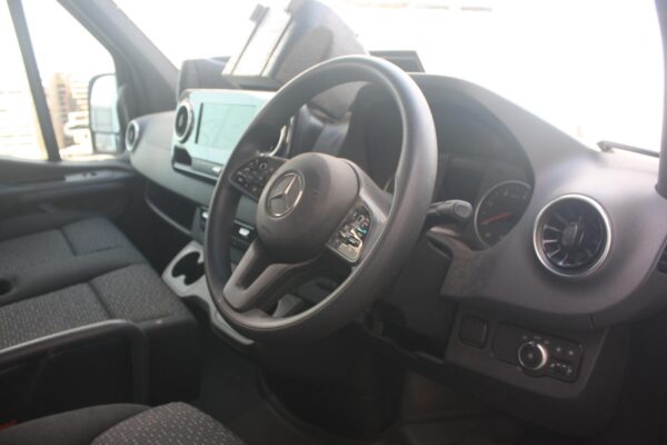 MERCEDES SPRINTER VS30 05/2018-ON STEREO/HEAD UNIT TOUCHSCREEN 10.25IN - Image 17