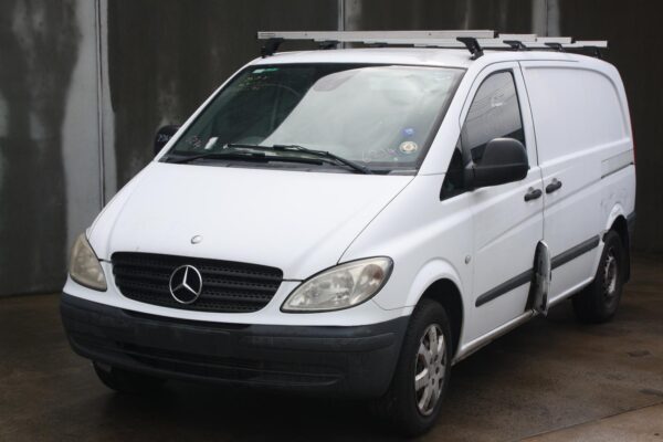 MERCEDES BENZ VITO 639 05/2004-01/2011 COURTESY LIGHT VAN - Image 4