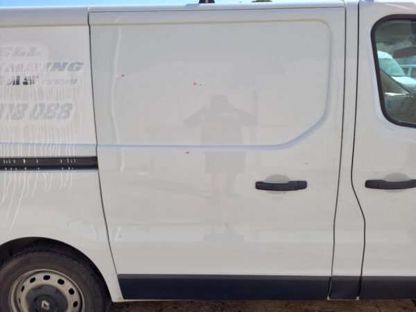 RENAULT TRAFIC X82 01/2015-ON RIGHT REAR SLIDING DOOR SHELL ONLY - Image 11