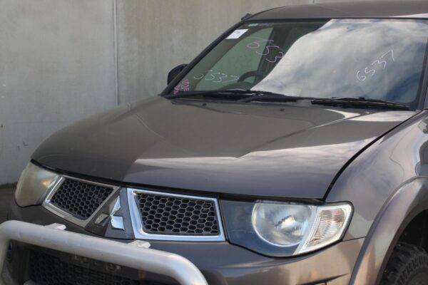 MITSUBISHI TRITON ML-MN 07/2006-04/2015 BONNET HINGES PAIR - Image 7