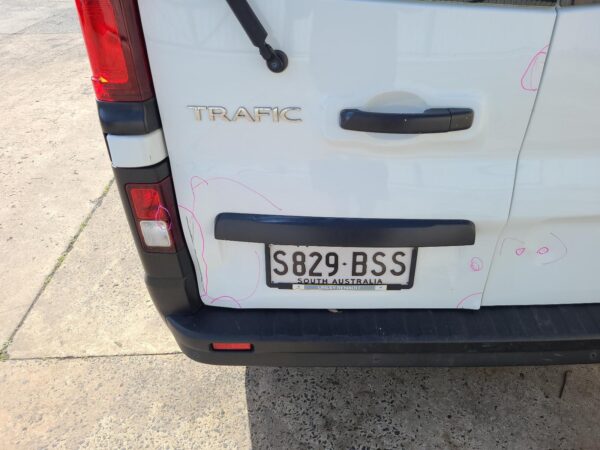 RENAULT TRAFIC X82 01/2015-ON LEFT TAILLIGHT UPPER FILLER PANEL W/ WASHER JET - Image 30