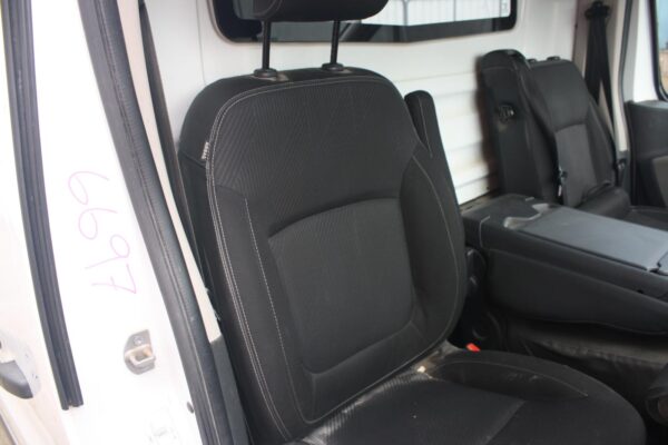 RENAULT TRAFIC X82 01/2015-ON JACK/TOOL KIT - Image 11