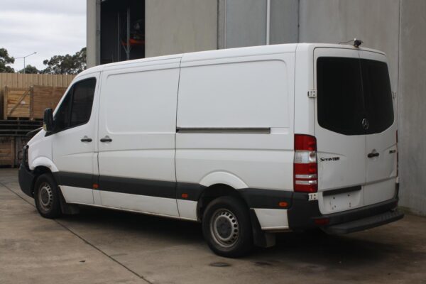 MERCEDES BENZ SPRINTER NCV3 10/2006-04/2018 REAR BUMPER BAR END LEFT - Image 2