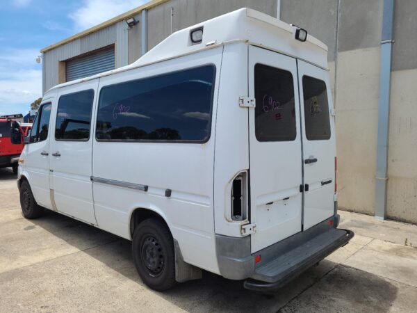 MERCEDES BENZ SPRINTER 06/2000-10/2006 RIGHT REAR SLIDING DOOR SHELL ONLY - Image 17