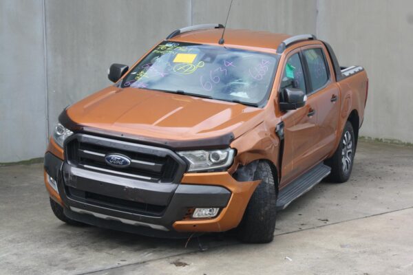 FORD RANGER PX 06/2011-04/2022 COURTESY LIGHT FRONT WILDTRAK BLACK - Image 9