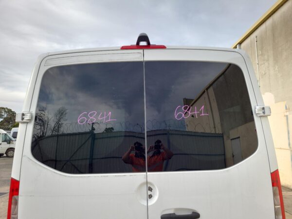 MERCEDES BENZ SPRINTER VS30 05/2018-ON LEFT BARN DOOR RUBBER SEAL VAN LOW ROOF - Image 19