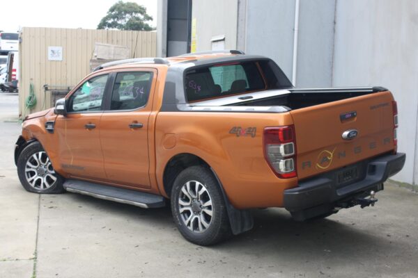 FORD RANGER PX 06/2011-04/2022 COURTESY LIGHT FRONT WILDTRAK BLACK - Image 18