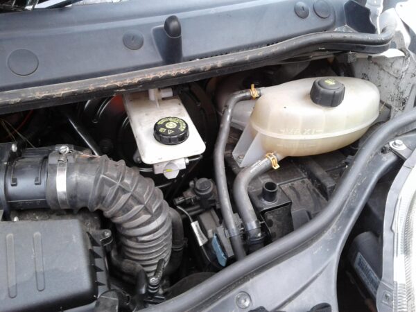 RENAULT TRAFIC X83 04/2004-12/2014 ROCKER COVER VAN - Image 19