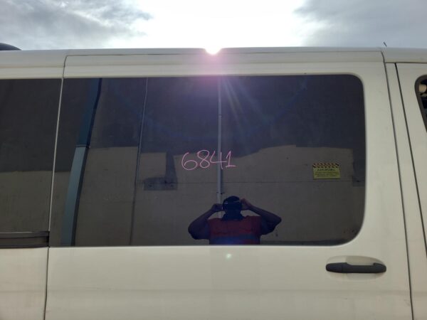 MERCEDES BENZ SPRINTER VS30 05/2018-ON RIGHT QUARTER PANEL MOULD FRONT - Image 9