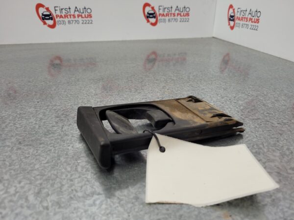 TOYOTA HILUX 03/2005-08/2015 RIGHT TRIM PANEL CUP HOLDER IN DASH - Image 2