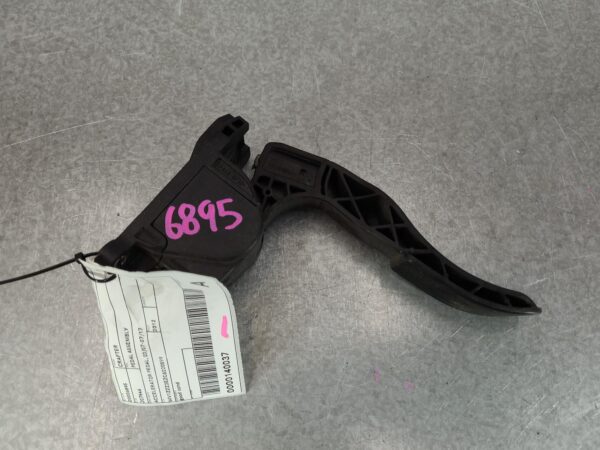 VOLKSWAGEN CRAFTER 02/2007-07/2017 ACCELERATOR PEDAL ASSEMBLY - Image 2