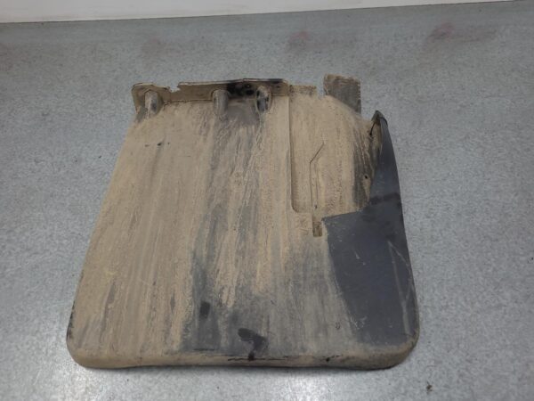 MERCEDES BENZ SPRINTER VS30 05/2018-ON MUD FLAPS RIGHT REAR - Image 4