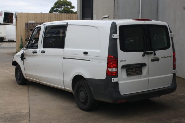 MERCEDES BENZ VITO 447 03/2015-ON RIGHT FRONT HUB ASSEMBLY RWD - Image 3