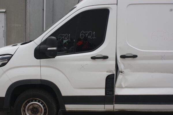 LDV DELIVER 9 07/2020-ON MAIN MOULD SECTION ON LEFT FRONT DOOR - Image 19