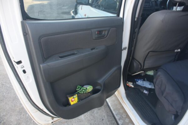 TOYOTA HILUX 03/2005-08/2015 UPPER LEFT REAR DOOR HINGE/RUNNER - Image 42