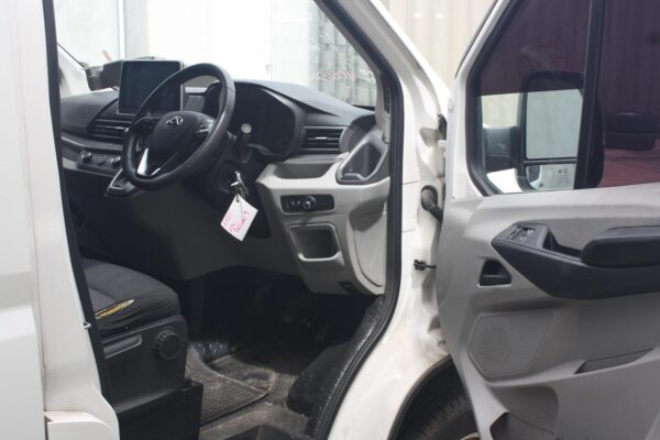 LDV DELIVER 9 07/2020-ON MAIN MOULD SECTION ON LEFT FRONT DOOR - Image 22