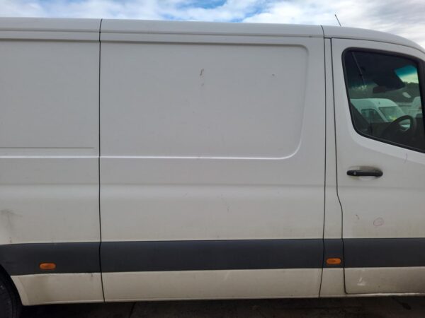 MERCEDES BENZ SPRINTER VS30 05/2018-ON RIGHT REAR QUARTER PANEL MOULD - Image 11