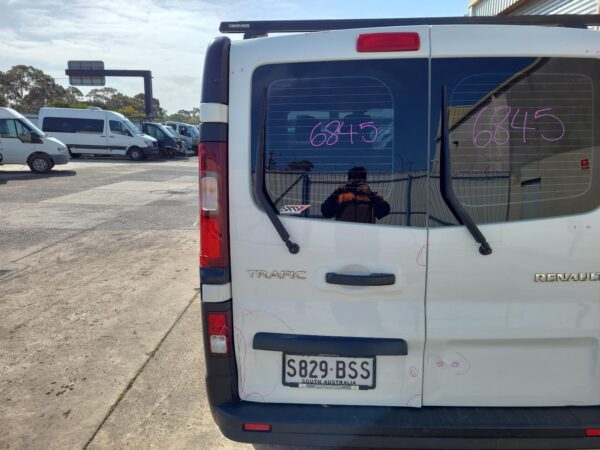 RENAULT TRAFIC X82 01/2015-ON LEFT TAILLIGHT IN BUMPER REFLECTOR - Image 29