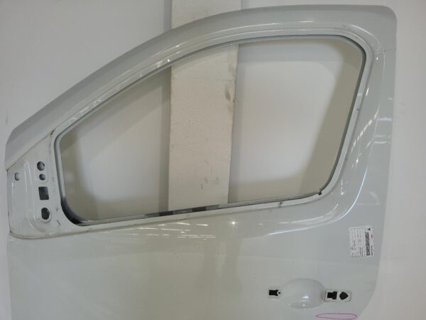 RENAULT TRAFIC X82 01/2015-ON LEFT FRONT DOOR SHELL ONLY - Image 2