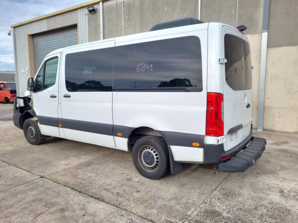 MERCEDES BENZ SPRINTER VS30 05/2018-ON LEFT BARN DOOR RUBBER SEAL VAN LOW ROOF - Image 4