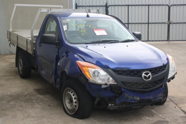 MAZDA BT50 UP-UR 10/2011-06/2020 LEFT FRONT HUB ASSEMBLY 2WD LOW RIDE - Image 4