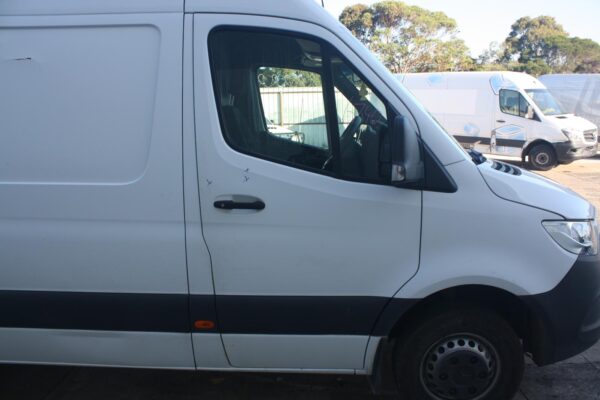 MERCEDES BENZ SPRINTER VS30 05/2018-ON LEFT FRONT LOWER CONTROL ARM RWD - Image 6