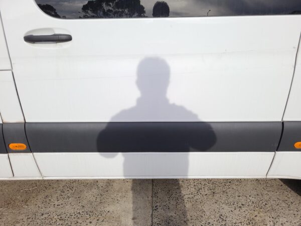 MERCEDES BENZ SPRINTER VS30 05/2018-2024 LEFT FRONT RUBBER SEAL - Image 20