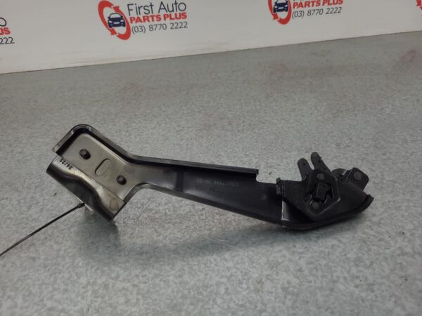 LDV DELIVER 9 07/2020-2024 LOWER LEFT SLIDING DOOR RUNNER - Image 3