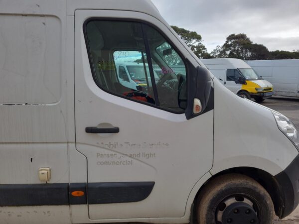 RENAULT MASTER X62 09/2011-ON MUD FLAPS RIGHT FRONT - Image 25