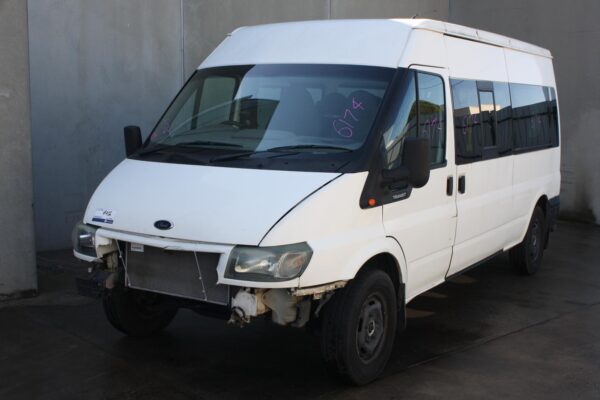 FORD TRANSIT VH-VJ 10/2000-08/2006 SLIDING DOOR FLOOR TRIM - Image 2