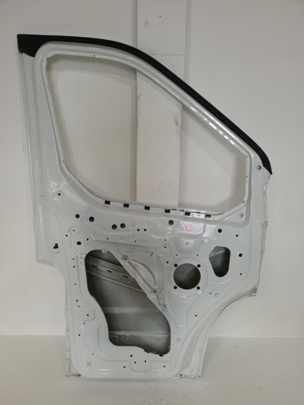 LDV DELIVER 9 07/2020-2024 LEFT FRONT DOOR SHELL ONLY - Image 4