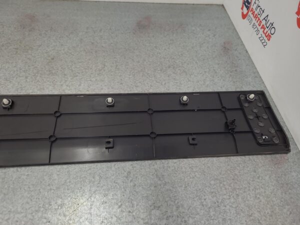 LDV DELIVER 9 07/2020-ON RIGHT FRONT DOOR MOULD REAR - Image 5