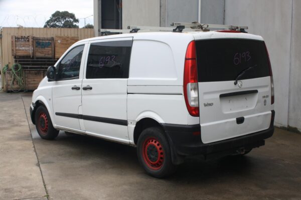 MERCEDES BENZ VITO 05/2004-01/2011 RIGHT FRONT DOOR ECU - Image 9