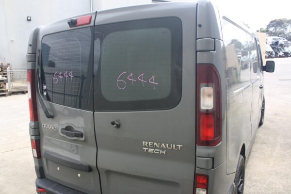 RENAULT TRAFIC X82 01/2015-2024 HIGH LEVEL STOPLIGHT BARN DOOR TYPE - Image 3