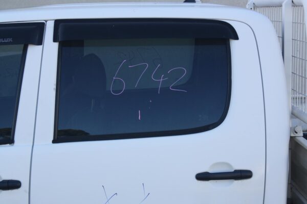 TOYOTA HILUX 03/2005-08/2015 LOWER LEFT FRONT DOOR HINGE/RUNNER - Image 9