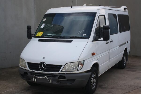 MERCEDES BENZ SPRINTER 02/1998-10/2006 FRONT PANEL RIGHT HEADLIGHT SURROUND - Image 15