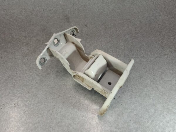 RENAULT TRAFIC X82 01/2015-2024 RIGHT LOWER BARN DOOR HINGE - Image 3