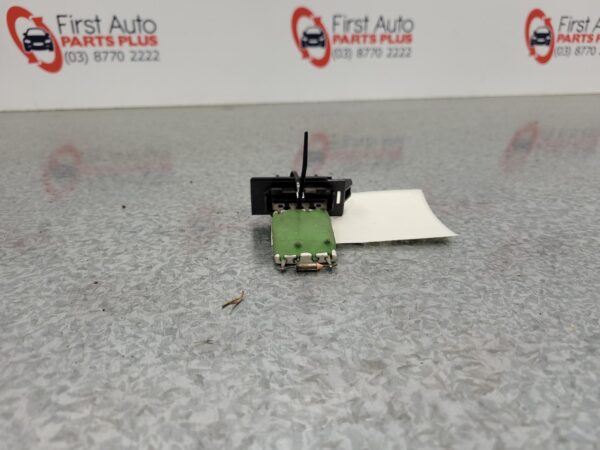 MERCEDES BENZ SPRINTER 02/1998-10/2006 FAN SPEED RESISTOR - Image 2