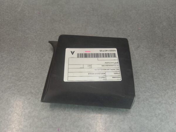 RENAULT TRAFIC X82 01/2015-ON RIGHT PILLAR MOULD - Image 2