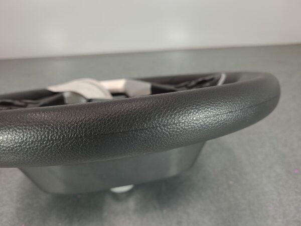 LDV DELIVER 9 07/2020-2024 STEERING WHEEL VINYL W/ AUDIO CRUISE TYPE - Image 7