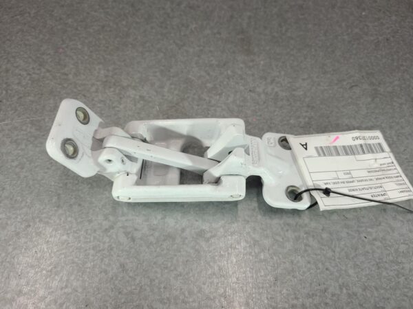 MERCEDES BENZ SPRINTER VS30 05/2018-ON UPPER RIGHT BARN DOOR HINGE 270 DEGREE - Image 3