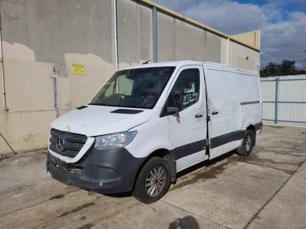 MERCEDES BENZ SPRINTER VS30 05/2018-2024 COURTESY LIGHT - Image 4