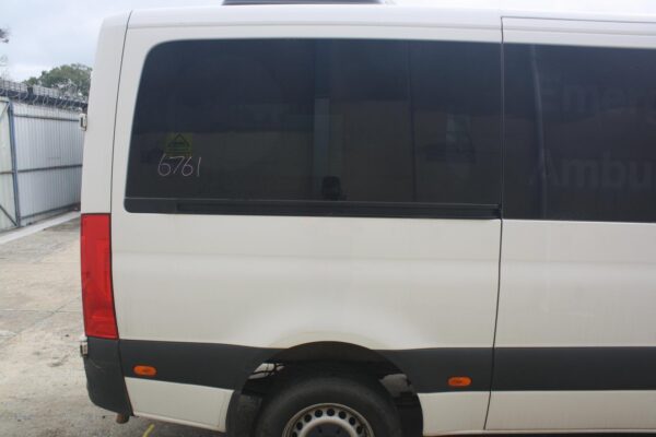 MERCEDES BENZ SPRINTER VS30 05/2018-2024 RIGHT REAR SLIDING DOOR WITH GLASS - Image 20