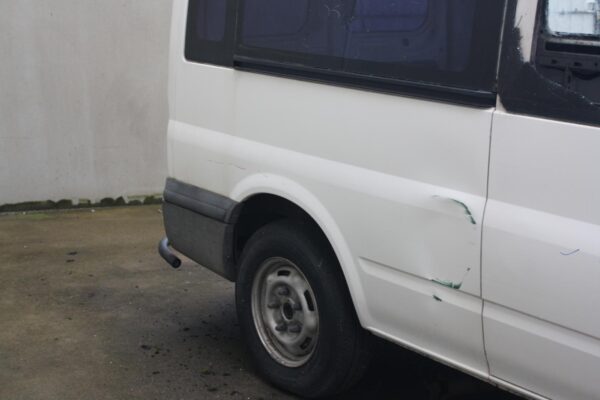 FORD TRANSIT VH-VJ 10/2000-08/2006 RIGHT REAR SIDE GLASS BUS TYPE - Image 11