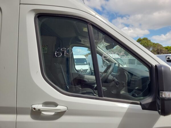 LDV DELIVER 9 07/2020-2024 RIGHT FRONT DOOR WINDOW - Image 7