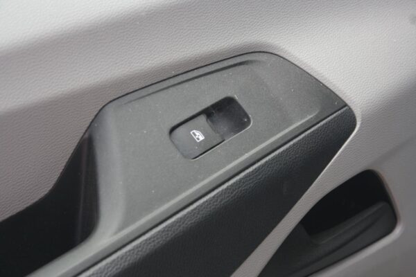 LDV DELIVER 9 07/2020-2024 LEFT FRONT DOOR REGULATOR ASSEMBLY - Image 12